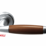 Maniglia Totem Rosetta Tonda d.50x10h Foro Chiave 26d+Che Cromo Satinato+Legno   Mandelli