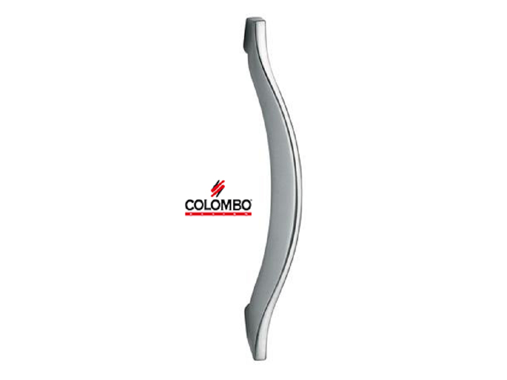 clmmg26cm.png MANIGLIONE SQUARE INTERASSE 204 mm.304x70h prodotto da COLOMBO - immagine 1