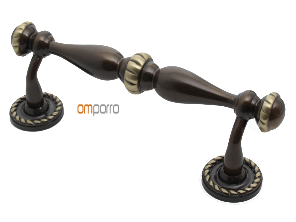 omp70628bc.png MANIGLIONE COLONIALE 706 CURVO INTERASSE 211 prodotto da OMP PORRO - immagine 1