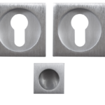 Maniglia Incasso Quadra Porta Scorrevole modello K302FYT03 d.53x53/48 con Foro Yale per Cilindro Europeo 2B-Cromo Satinato  Comit