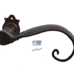 Maniglia 356 con Rosetta Ovale + Molle Foro Chiave Forgiato Ruggine 40x65h | Utensil Legno