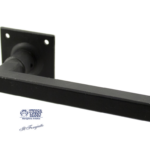 Maniglia FM364 Rosetta Quadra d.50x50+Molle Bocchetta Foro Chiave Forgiato Nero Italiano | Utensil Legno