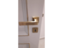 Maniglia Willy Rosetta Quadra d.50x50x7h Bocchetta Foro Chiave Alluminio PT-Oro Satinato | KTS - immagine 3