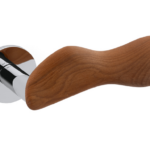 Maniglia Chelsea Rosetta Tonda d.51x5h Bocchetta Foro Chiave Varie Finiture Legno  Olivari